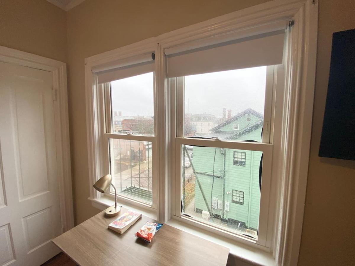 Sunny Spacious Room In Federal Hill, Downtown With Shared Bathroom And Kitchen Providence Eksteriør billede