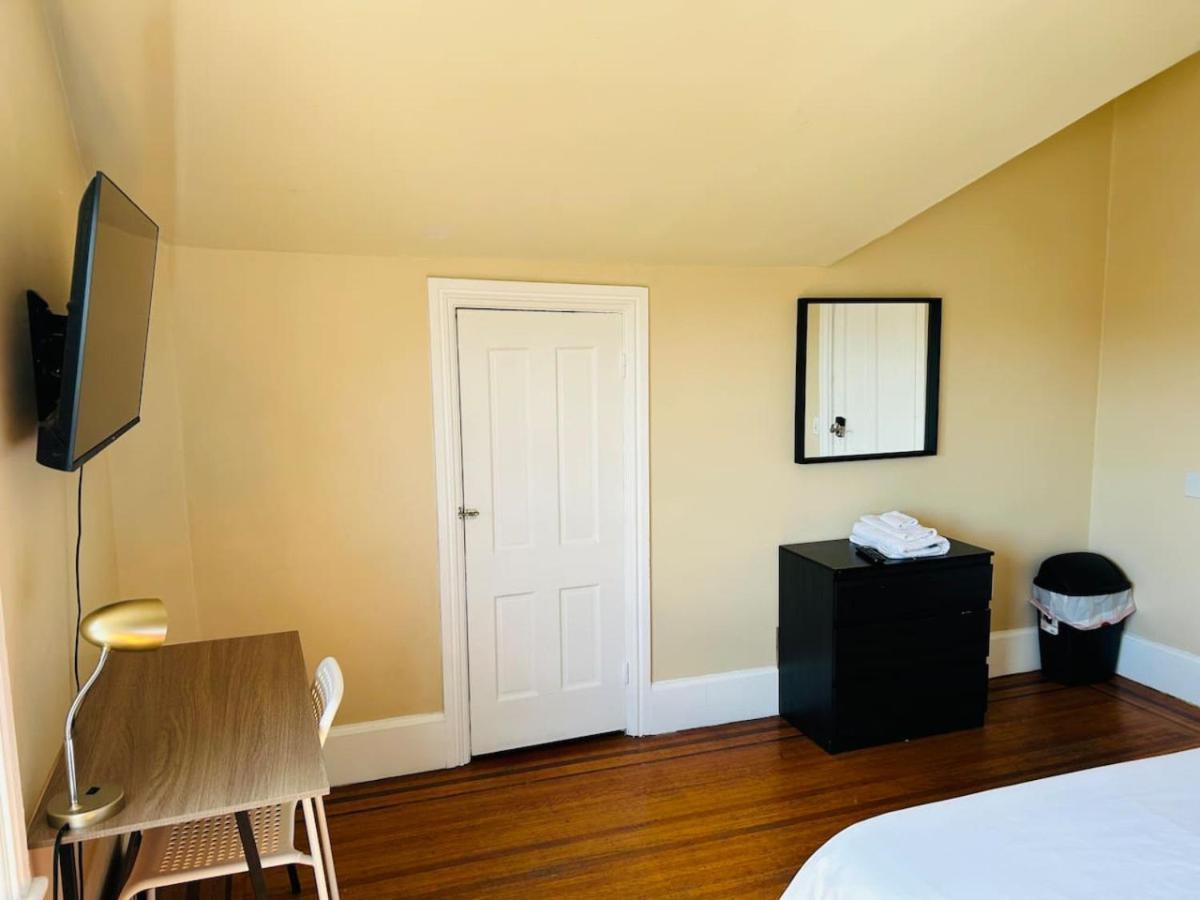 Sunny Spacious Room In Federal Hill, Downtown With Shared Bathroom And Kitchen Providence Eksteriør billede