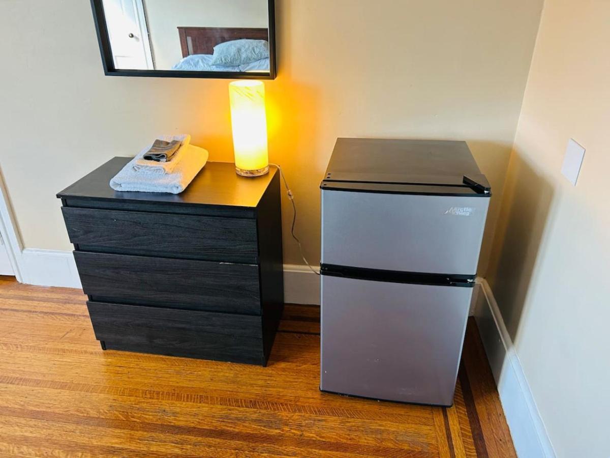 Sunny Spacious Room In Federal Hill, Downtown With Shared Bathroom And Kitchen Providence Eksteriør billede