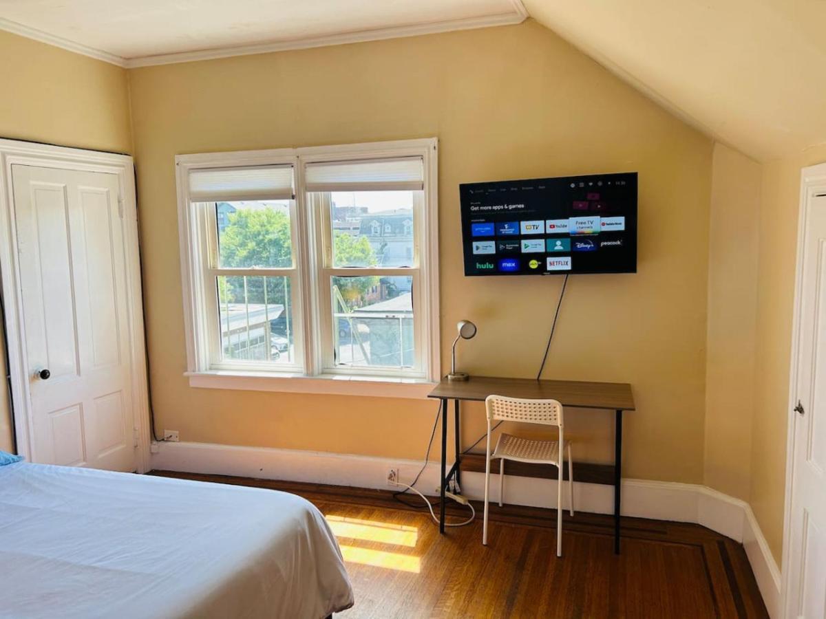 Sunny Spacious Room In Federal Hill, Downtown With Shared Bathroom And Kitchen Providence Eksteriør billede