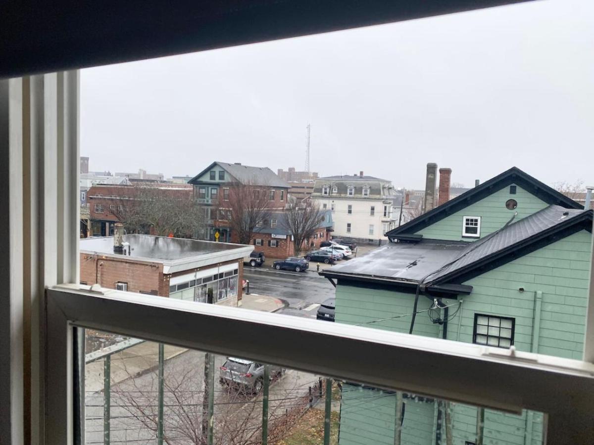 Sunny Spacious Room In Federal Hill, Downtown With Shared Bathroom And Kitchen Providence Eksteriør billede